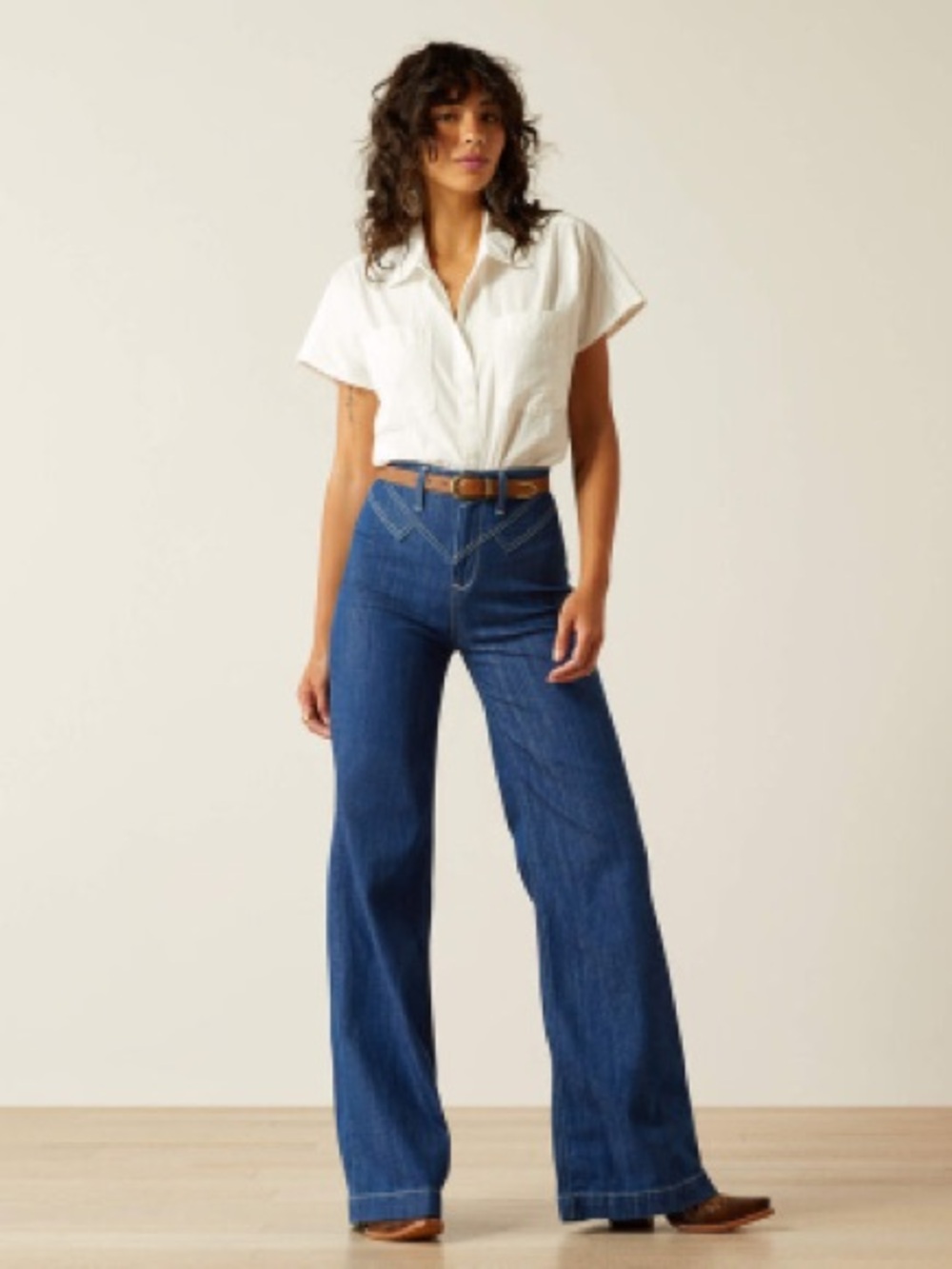 Ariat Ultra High Rise Westie Yoke Wide Leg Jeans | 25R *flawed